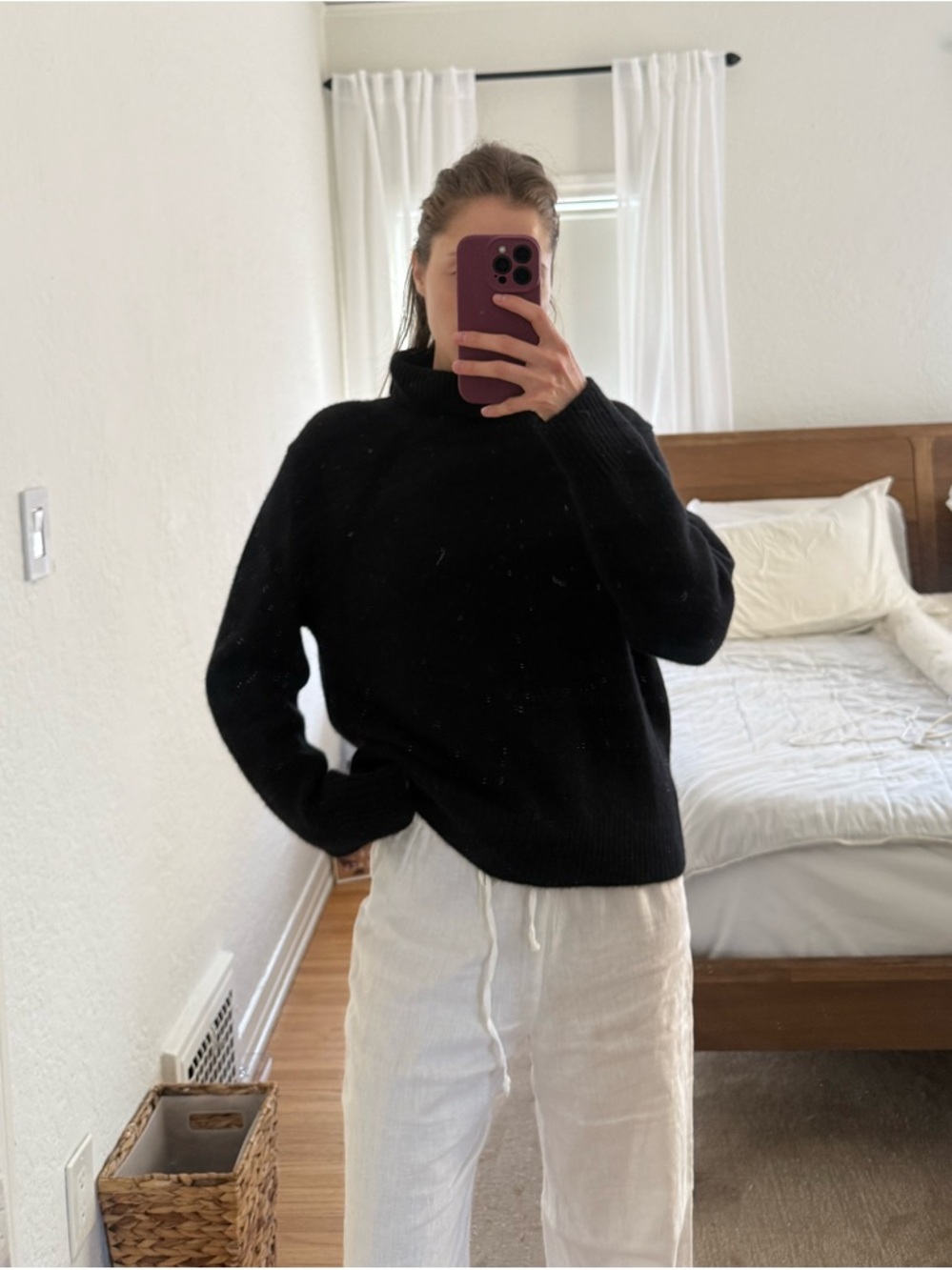 Wilfred Aritzia Cashmere Black Turtleneck Women's Sweater - Classic Cozy Knit